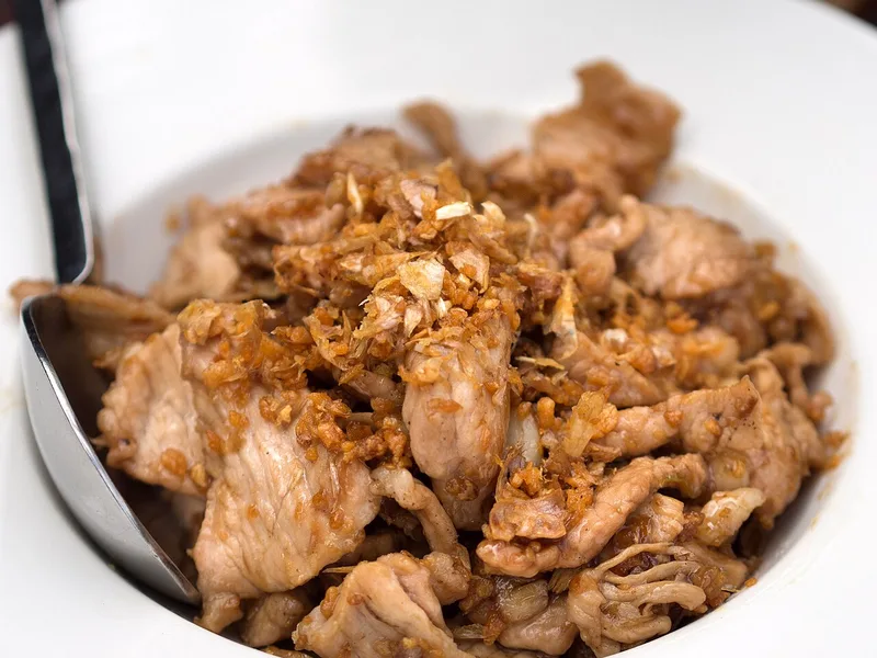 หมูทอดกระเทียม