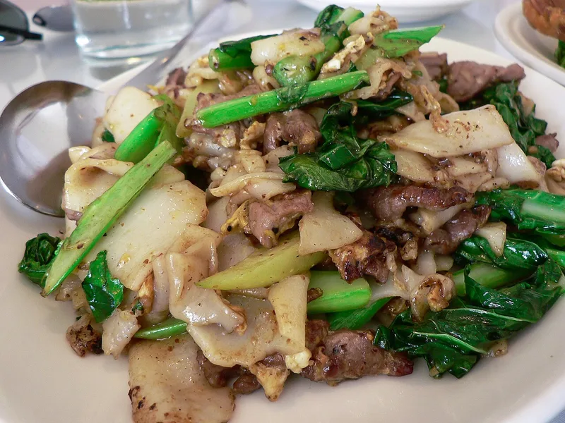 ผัดซีอิ๊วหมู